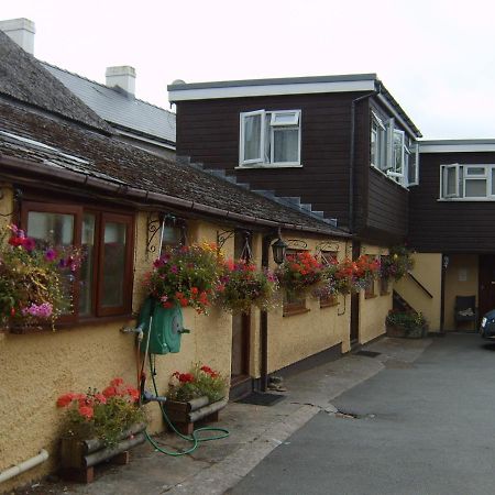 Borderers Inn Брекън Екстериор снимка