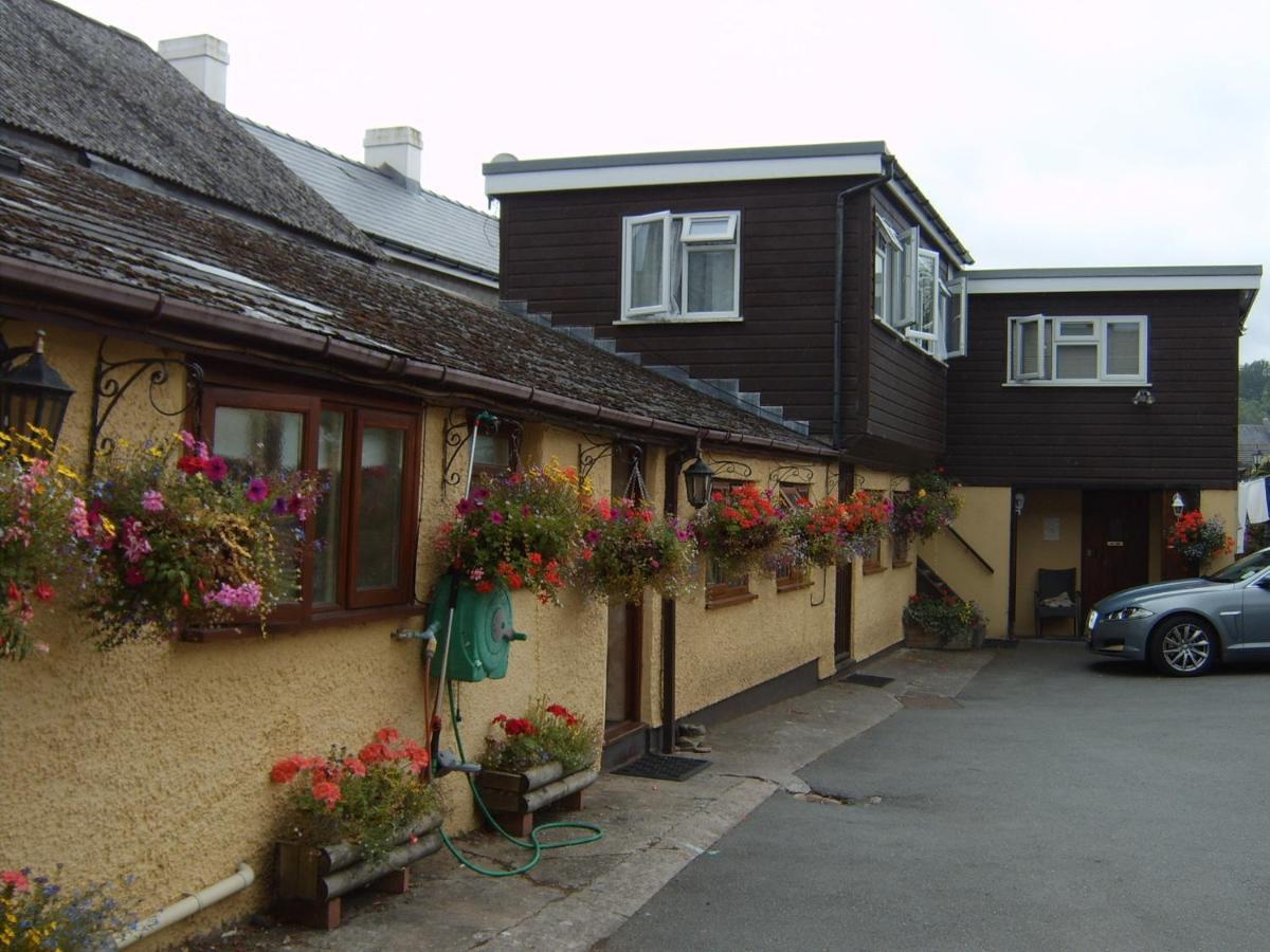 Borderers Inn Брекън Екстериор снимка