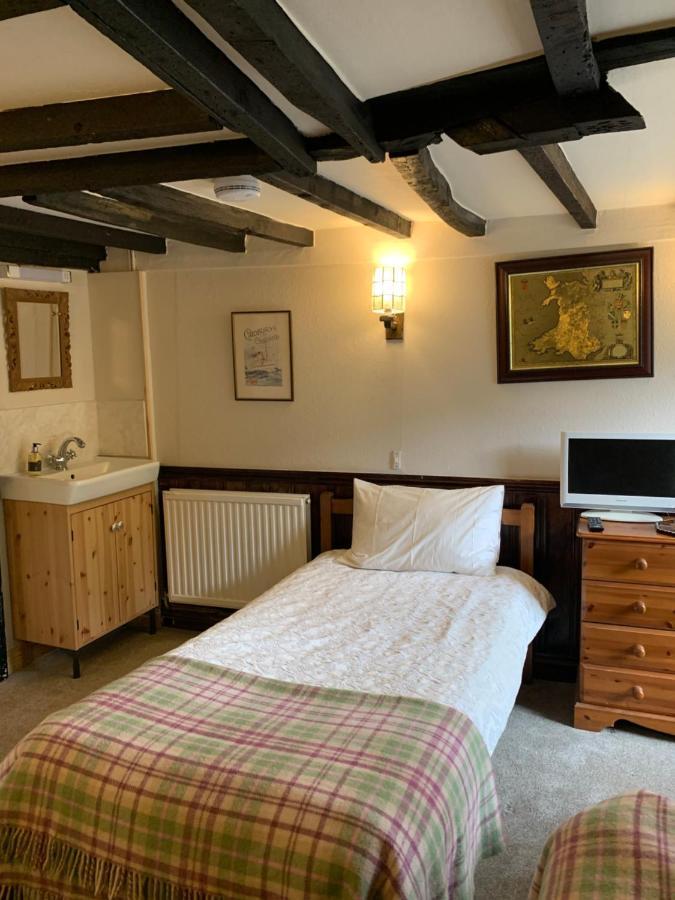 Borderers Inn Брекън Екстериор снимка